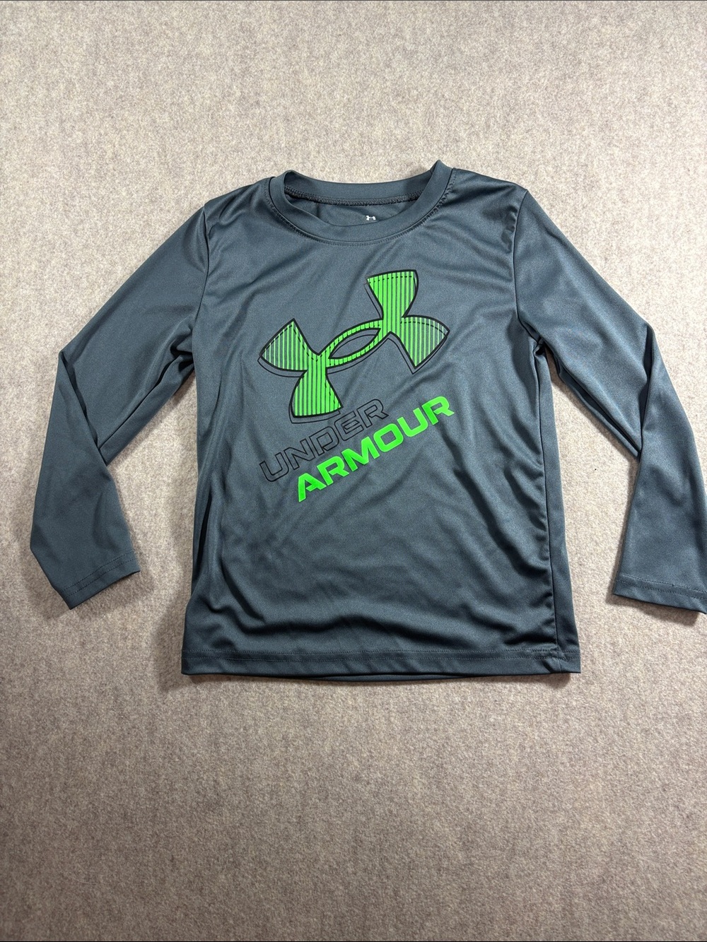 Under Armour Boys' Long-Sleeve Logo Tee in Dark Gray size 6